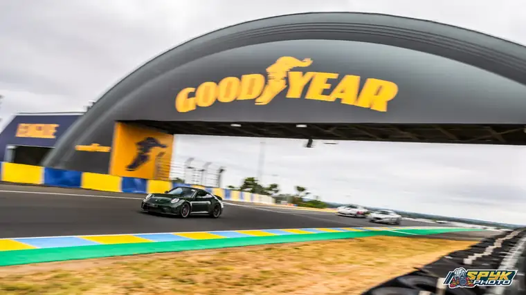La GT3 992.2 sur le circuit Le Bugatti